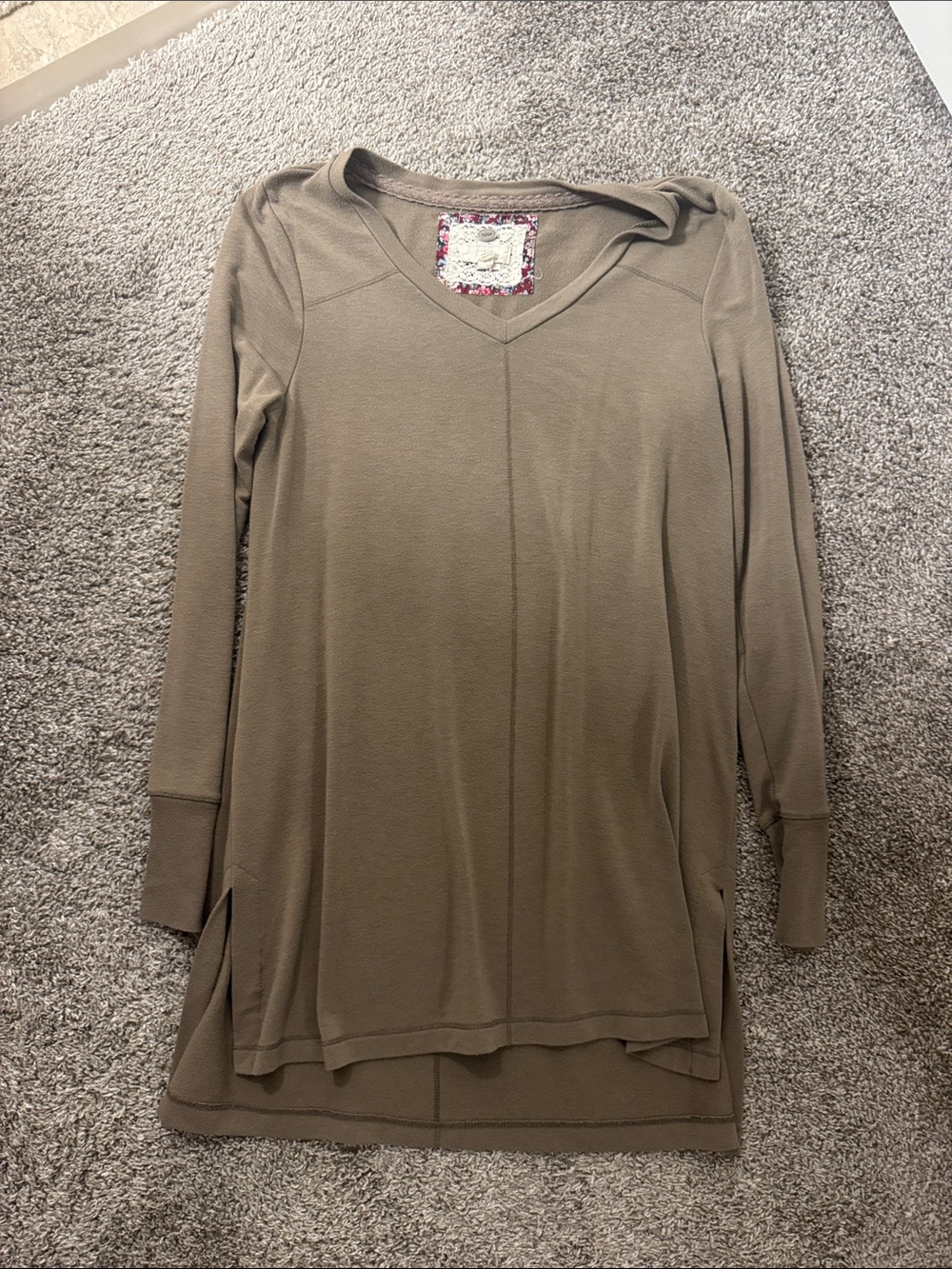 Cupio Taupe Long Sleeve V-Neck Tunic